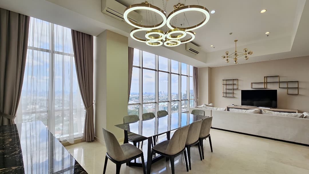Penthouse 3 Kamar Tidur apartment at Branz Simatupang - 281 m², 3 bedrooms, 3 bathrooms, Layout premium, Ruang tamu luas