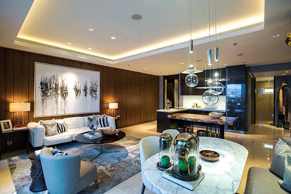 Penthouse 4 bedroom Pondok Indah Residences fully furnished 337 sqm dengan city views